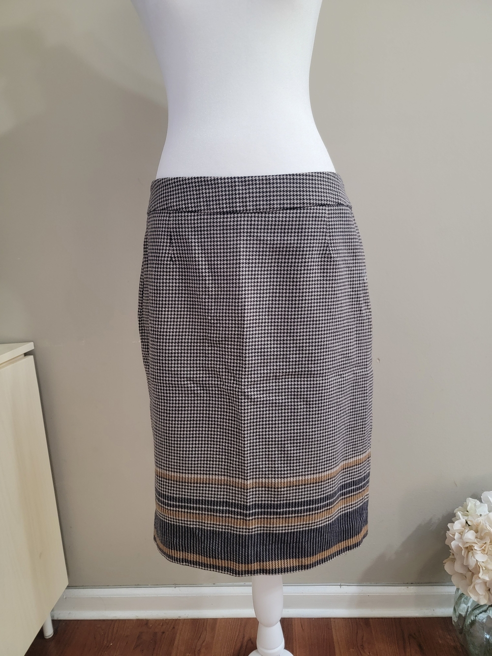 Pendleton  Houndstooth Pencil Skirt with Tan Stripe Hem
